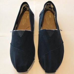 TOMS Classic Canvas Slip-ons Navy